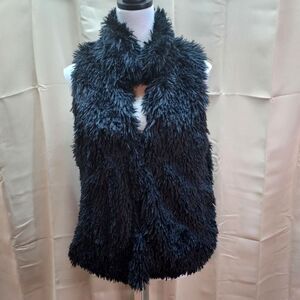 Apt. 9 Black Faux Feather Fur Clasp Front Vest Jacket Fits Small and Medium